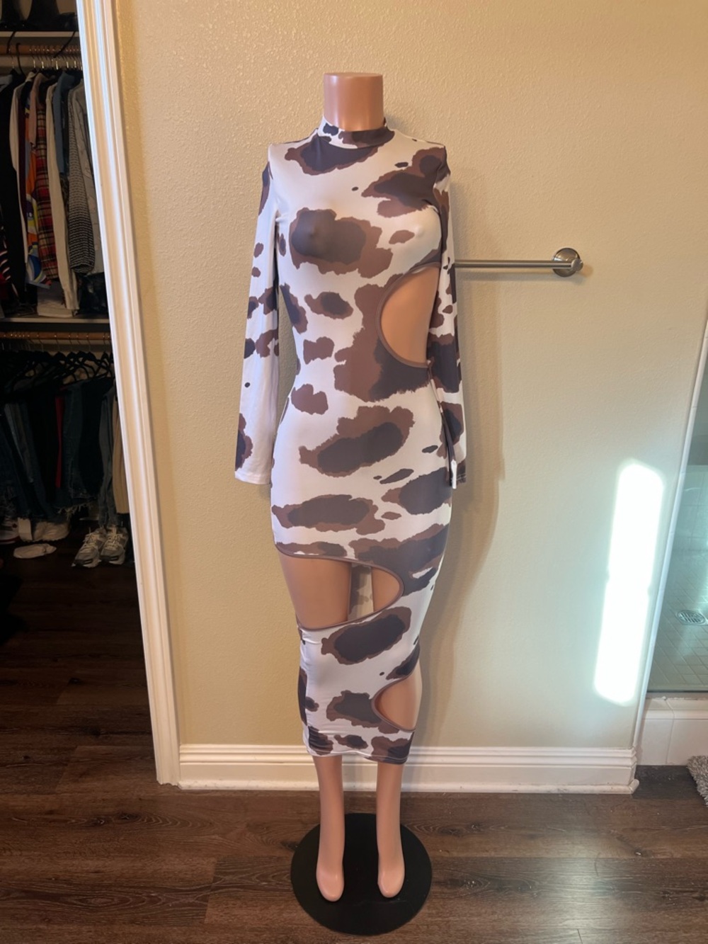 Cutout Cow Print Long Sleeve Midi Dress - White & Brown. Size S.